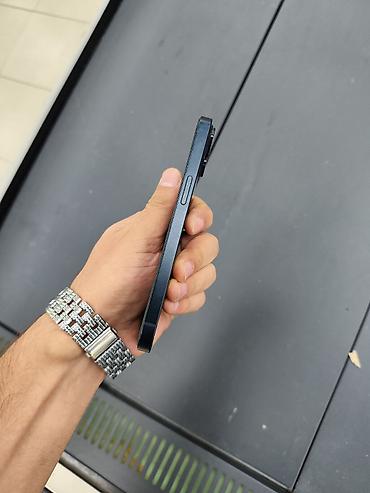 telfon qablari: IPhone 13 128 yaddas 80% ustunde 4 Kabro Hediyye verirem 2 eded 13 — 4