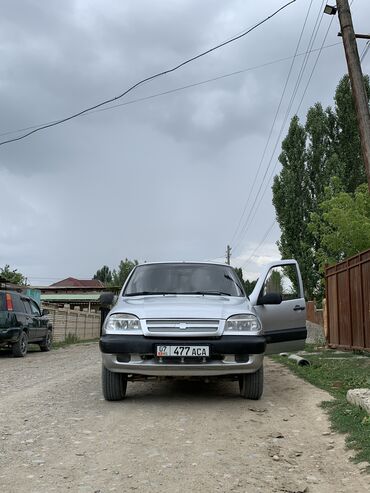 ВАЗ (ЛАДА) 4x4 Нива: 2006 г., 1.7 л, Механика, Бензин, Внедорожник