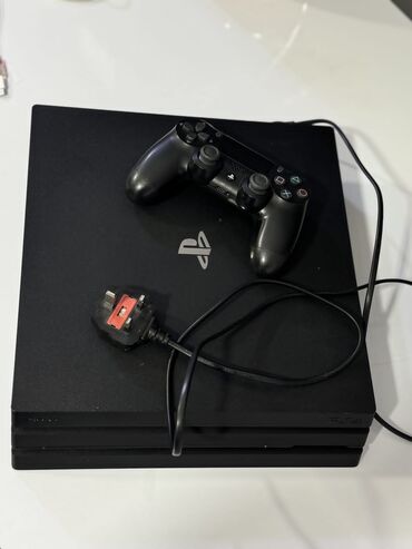 PS4 (Sony Playstation 4): Salam yalnız vatsapa yazınPs 4 pro 1 tb 450 razılaşama yolu ilə