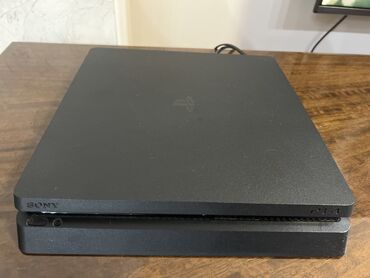 pleşteyşn: Ps4 slim yanında 2 edet pult yanında 5eded disk watch dögs. Gta5