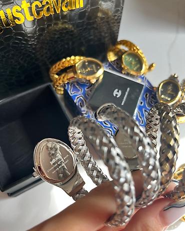 casio qol saatı: Müxtəlif dizaynlarda qol saatları və aksesuar dəstləri - Just Cavalli — 1