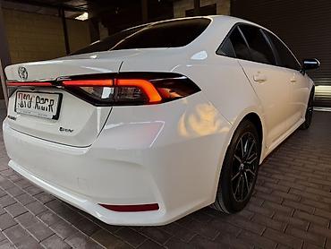 b y d: Toyota Corolla: 2026 г., 1.8 л, Вариатор, Гибрид, Седан — 3