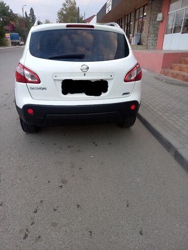 Nissan: Nissan Qashqai, ağ rəngli şəhər-krosoveri. Xüsusiyyətlər və detallı — 3