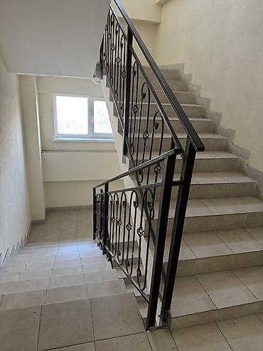 Паркинги: Парковочное место во дворе современного жилого комплекса. - Открытая — 6