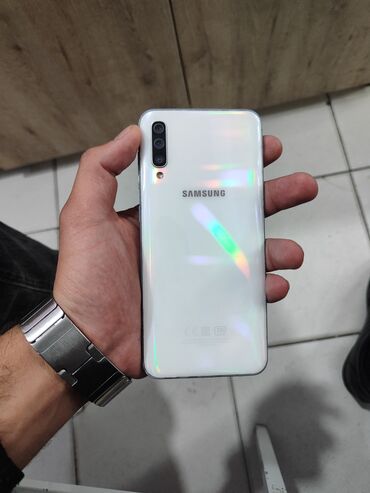 флай телефон за 3000: Samsung A50, 64 ГБ, цвет - Белый, Кнопочный, Отпечаток пальца, Face ID