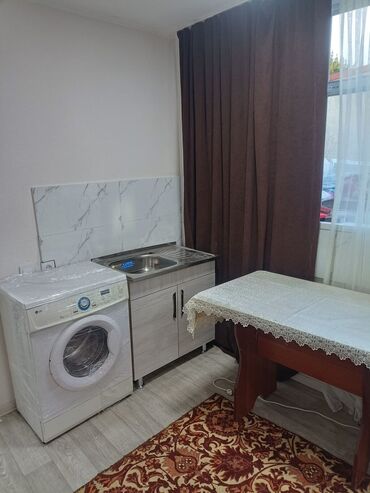 по часовая аренда: 21 м², 1 комната, Забор, огорожен, Парковка