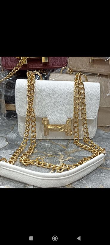 Çantalar: Əl çantası — 24