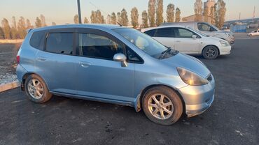 машина келик: Honda Fit: 2003 г., 1.3 л, Вариатор, Бензин, Хетчбек