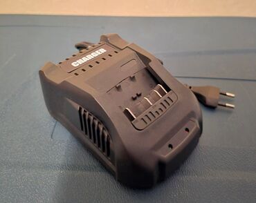 Ostali alati i mašine: BOSCH set alata 4u1 - 190€ Cena:190evra! 4 baterije 1 punjača Aku — 6