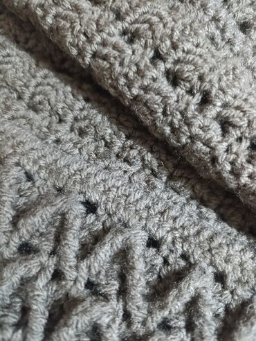 Džemperi, kardigani: M, Vuna na lalafo.rs — 5 Džemperi, kardigani: M, Vuna — 5