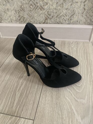 женские красивые туфельки: Туфли 35, цвет - Черный