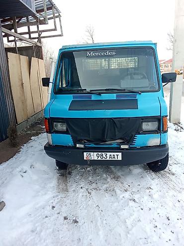 высокая крыша: Грузовой автомобиль Mercedes-Benz 207D с высоким бортовым кузовом — 3