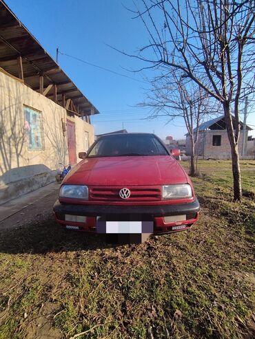 Volkswagen: Volkswagen Vento: 1994 г., 2 л, Механика, Бензин, Седан