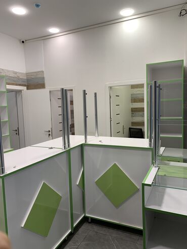 Dolab vitrinləri: Açıq dolab vitrini, Yeni, Ünvandan götürmə, Ödənişli çatdırılma — 5