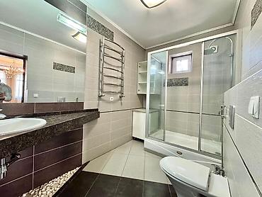 Продажа коттеджей и домов: Продаётся двухэтажный дом в востребованном районе по первой линии — 15