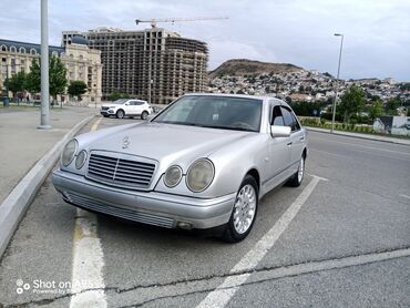 Mercedes-Benz: Mercedes-Benz E 230: 2.3 l | 1996 il Sedan
