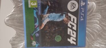купить бу айфон: PlayStation 4 üçün FC24 futbol oyunu. Bu oyun, futbol həvəskarları