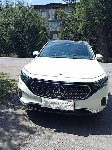 январи 5 1: Mercedes-Benz EQA: 2022 г., Автомат, Электромобиль, Кроссовер — 1