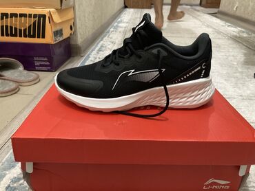 таблица размеров бюстгальтеров: Кроссовки Li-Ning (модель ARST047-1) - Размер по стельке: CN 260(3);