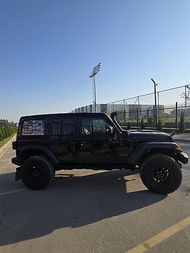 suv: Jeep Wrangler: 2022 г., 2 л, Автомат, Бензин, Внедорожник — 4