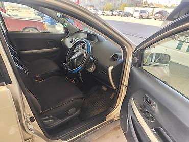 Toyota: Toyota Ist: 2003 г., 1.5 л, Автомат, Бензин, Хэтчбэк — 3