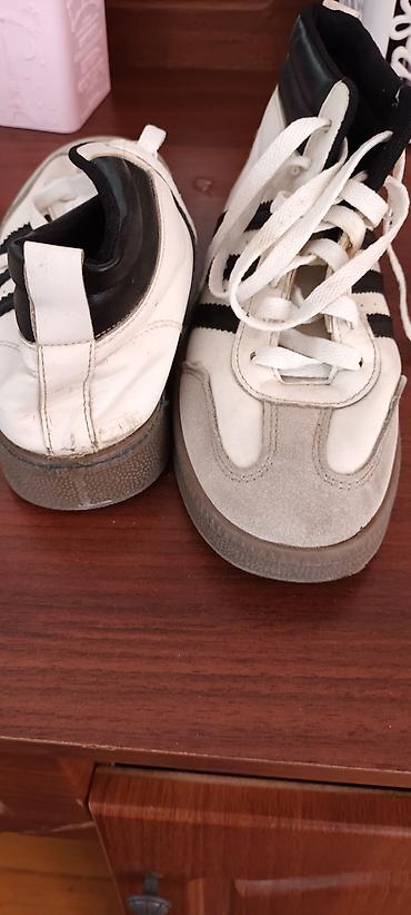 krosovka: Rəng - Ağ Krossovkalar, Adidas, Ölçü: 36, Uniseks — 1