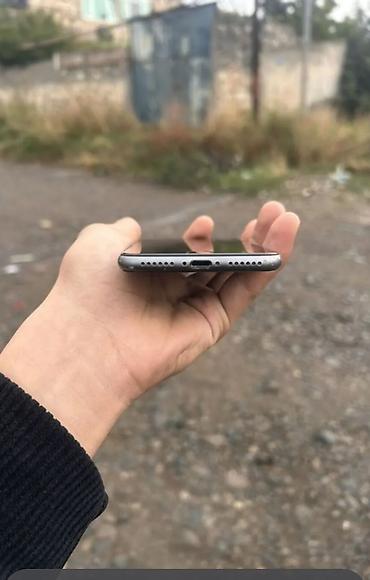iphone adapter usb: IPhone 8, 64 GB, Qara, Barmaq izi — 4