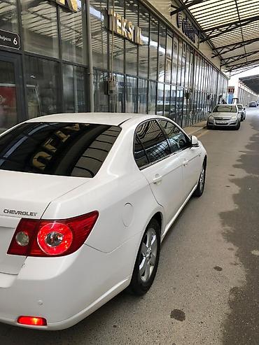 kia sorento oluxana: Chevrolet Epica sedan – ağ rəngdə, 5 yerlik, ön‑ötürücülü. Geniş salon — 3