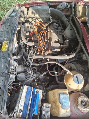 продаю в связи с переездом: Бензиндик кыймылдаткыч Volkswagen 1993 г., 1.8 л, Колдонулган, Оригинал