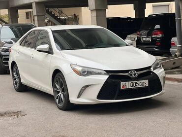 Toyota Camry: 2.5 л | 2015 г. | Седан