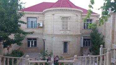 Həyət evləri və villaların satışı: Qaraçuxur qəs. 8 otaq, 220 kv. m, Kredit var, Orta təmir — 24
