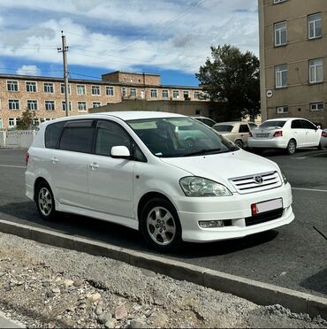 Toyota: Toyota Ipsum: 2003 г., 2.4 л, Автомат, Бензин, Минивэн