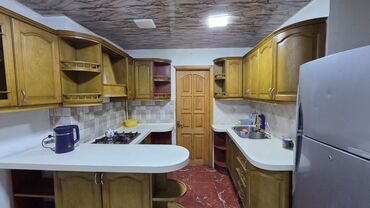 Günlük kirayə mənzillər: 3 otaqlı, Səbail r. r-nu — 4