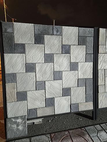 Dekorativ üzlük daşları – beton əsaslı, müxtəlif ölçülü kvadrat və