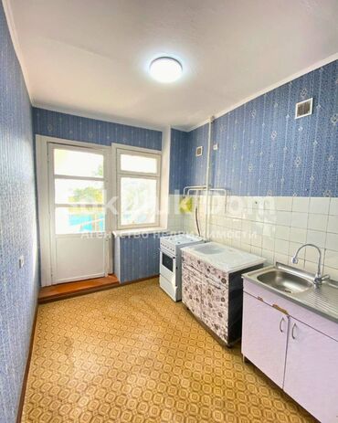 продаю дом на слом: 3 комнаты, 60 м², 104 серия, 3 этаж, Косметический ремонт