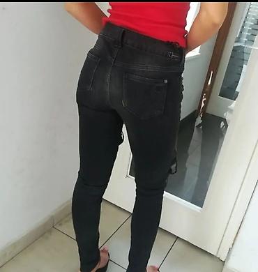 Farmerke: Ženske skinny farmerke Vel 26 – crne, sa dekorativnim čipkanim — 3