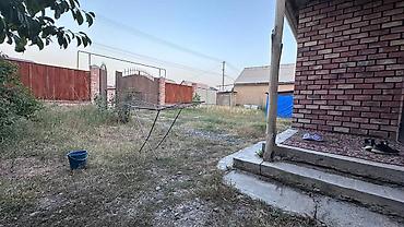 Үйлөрдү сатуу: 3 бөлмө, 90 м², 5 соток, Бишкек, Пригородное а. Кыймылсыз мүлк агенттиги — 2