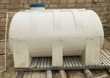 Baklar və çənlər: Bak, Plastik, 2000 l l, İşlənmiş