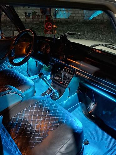 VAZ (LADA): VAZ 2106 sedan Xüsusiyyətlər: - Korpus: bej rəng, xrom bamperlər — 4