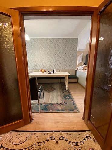 Үйлөрдү сатуу: 6 бөлмө жана андан көп, 320 м², 5 соток, Бишкек, Чиркөө Менчик ээси — 5