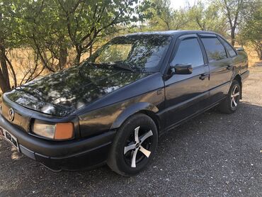 авто унаага алмашам: Volkswagen Passat: 1991 г., 1.8 л, Механика, Газ, Седан