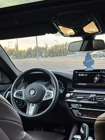 anda seat: BMW 530: 2021 г., 2 л, Автомат, Электромобиль, Седан — 10