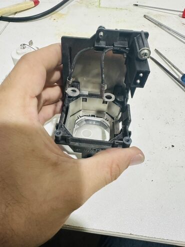 Lampalar: Projektor lampaları və AV receiver Təsvir: - Şəkillərdə müxtəlif — 173