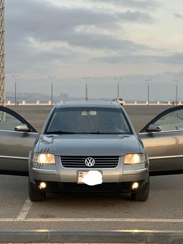 wolksvagen passat: Volkswagen Passat: 1.8 l | 2002 il Sedan