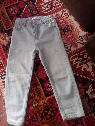 зеленые детские джинсы: Джинсы Zara на деаочку 7лет,рост 122, в идеальном состоянии