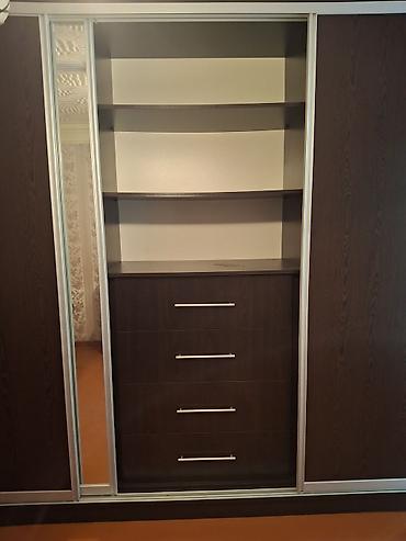 kitab dolabi: Kupe tipli 4 qapılı dolab uzunluq. 4 metr. hündürlük. 2.30 sm - — 4