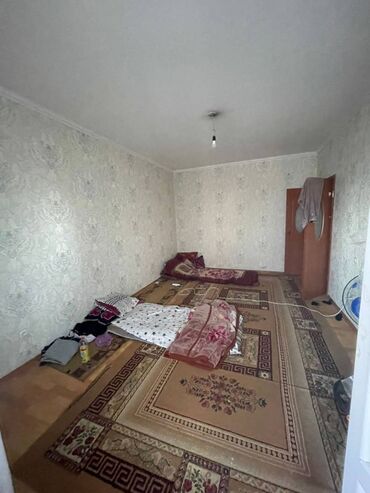 сдаю дом без хозяина старый толчок: 1 комната, 44 м², 106 серия, 3 этаж, Старый ремонт