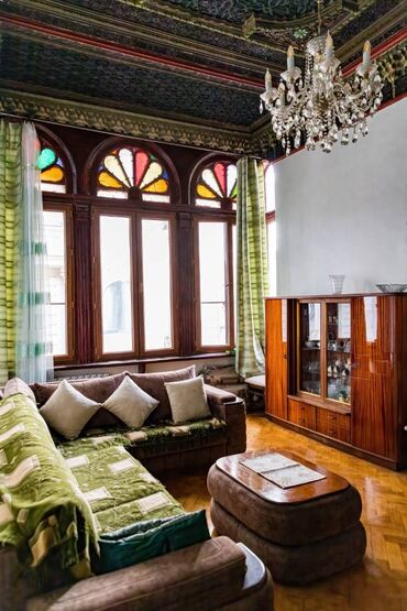 Köhnə tikili: Bakı, 3 otaqlı, Köhnə tikili, m. İçərişəhər, 80 kv. m — 2