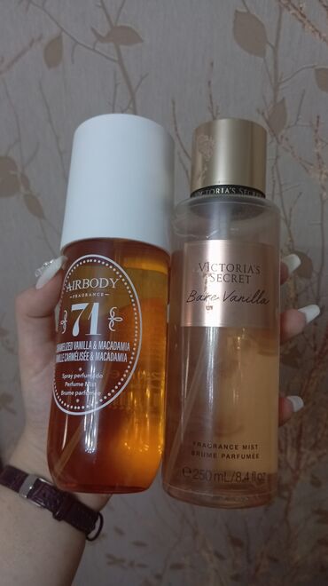 Ətriyyat: Victoria secret bare vanil hər ikisi vanil qoxuludu. qalicilgi əladı