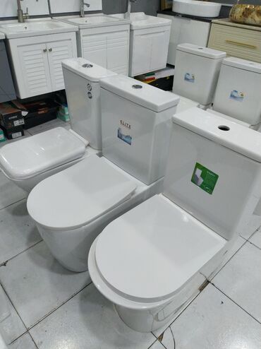 Bu ağ rəngli unitazlar hamam otaqları üçün nəzərdə tutulmuşdur